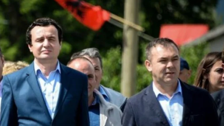 Kurt dit ce qui a commandé Rexhep Selim parti quand il a parlé au téléphone de La Haye