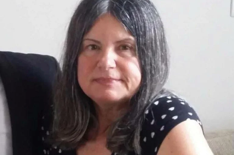 Esta mujer está perdida. Déjala mostrarse a este tema.