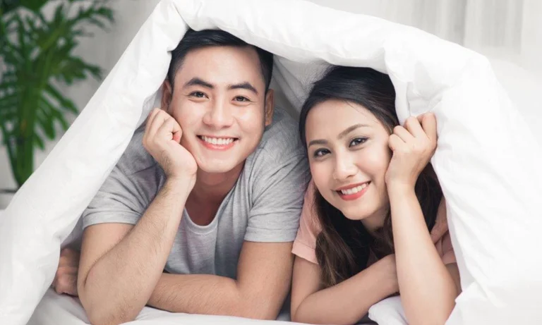 Raisons pour les couples au Japon Le sommeil divisé
