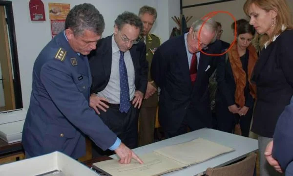 i PDK) insta a Kurt a que visite Hakki Abbas a los archivos del Ejército de Serbia