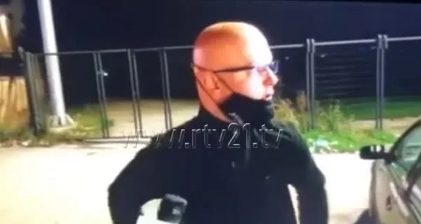 Page: Police don't let the citizen get home from work (Video)