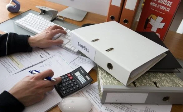 La Communauté suisse élimine l'impôt sur la population