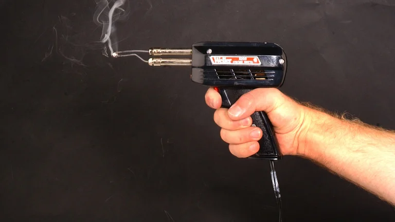 Il a ciblé neuf garçons avec des armes à souder, la Suède condamne le médecin musulman