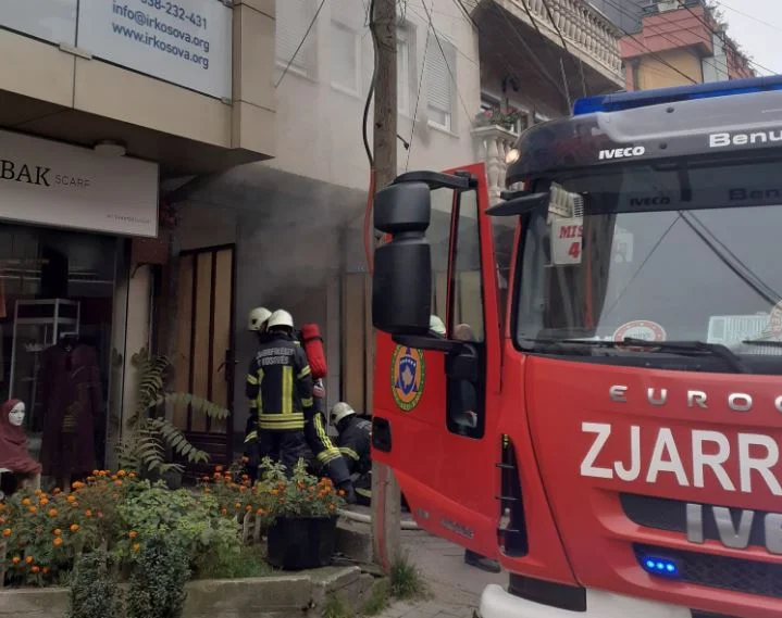 Un bar à Pristina est impliqué dans un incendie