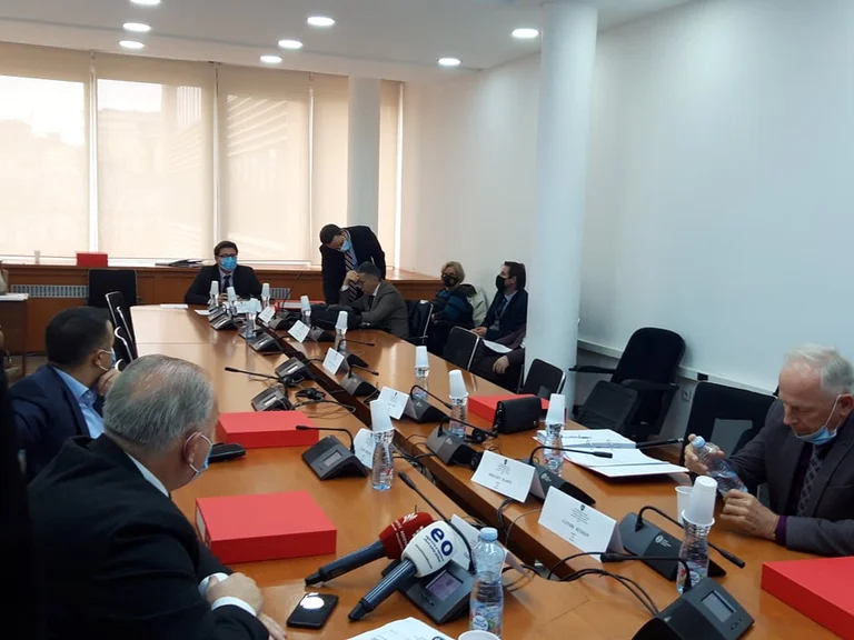 Réunion de la Commission pour Buzhet et Transfere reportée, quorum spa