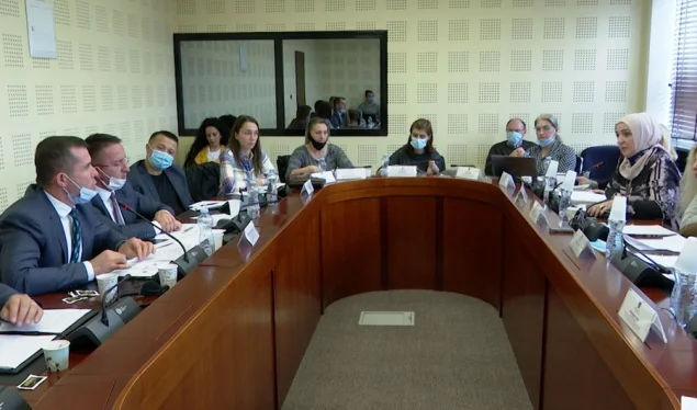 Police officials suspected of fraud continue to receive war invalid pension