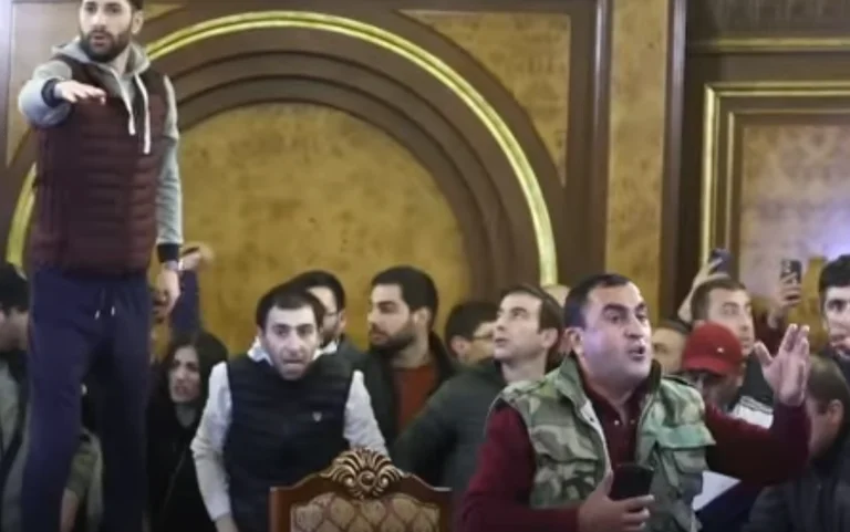 Angry protesters badly beat the Speaker of the Parliament in Armenia (Video)