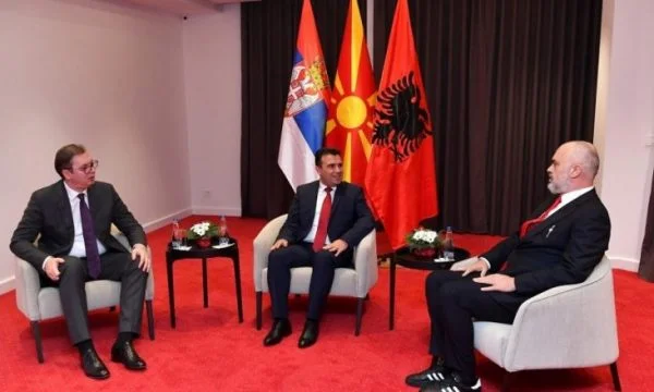 Aujourd'hui il y a des conférences pour le Minisengen des Balkans, ces accords seront approuvés