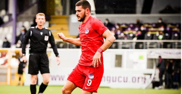 Manaj con su objetivo se convierte en héroe de equipo turco