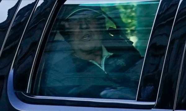 En el momento en que Trump vuelve a la Casa Blanca, la multitud despierta: Loser