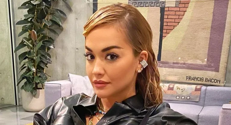 Rita Ora dit que c'est la première personne à croire en sa vision et à la rejoindre dans la chanson