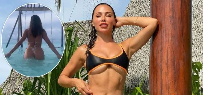 Sommer ist nicht vorbei für Anna, filmt ihren Körper eng an der Küste