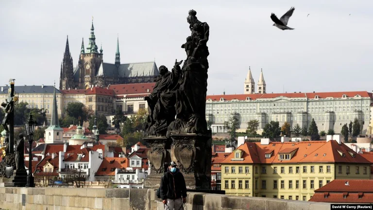 Despite other countries, the epidemiological situation stabilizes in Czechia