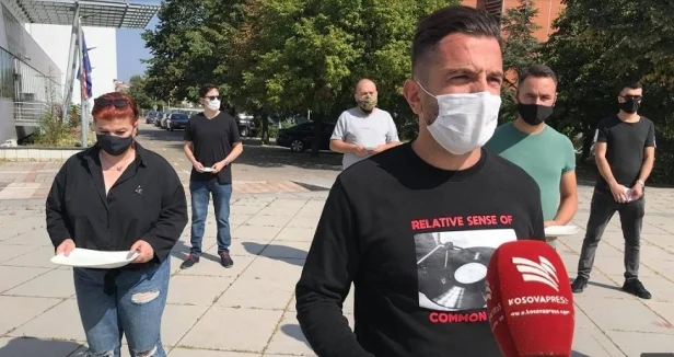 Gastronomes Aujourd'hui protestent contre les matures - CO VID