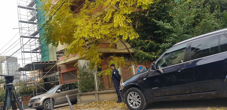 EULEX members extract packages from Kadri Wessel residence