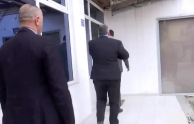 Isa Mustafa assembles party