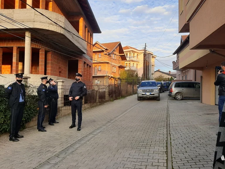Lo que los funcionarios de Eulex obtuvieron de la casa de Jakup Krasniqi, su hermano habla