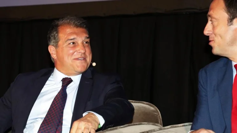 Laporta a déjà choisi un nouveau directeur sportif et un premier renforcement pour Barcelone.