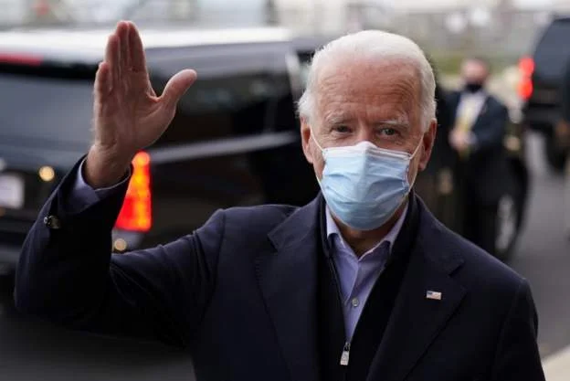 Biden parle aux journalistes, ne semble pas si vivant : Il y a beaucoup de choses dans le jeu, voyons ça”