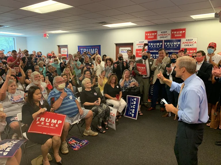 Les partisans de Trump commencent à se réunir à la collection “victoire” en Ohio