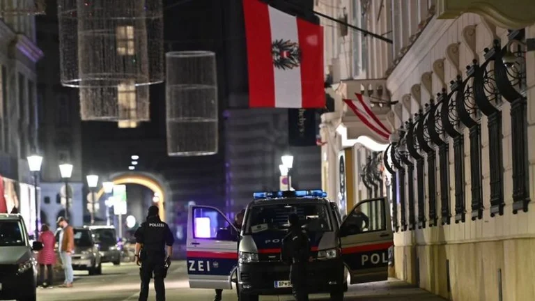 Austrian minister confirms it: Vienna attacker's name is Cameron, 20 years old.