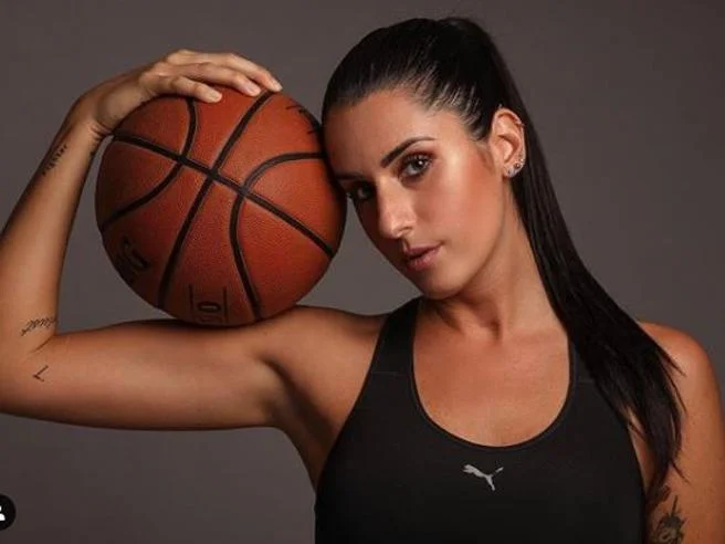 Italian basketball player provokes the last picture of the bikini, crazy fans