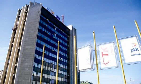 Punëtorët e Telekomit organizojnë protestë 24 orëshe: Grupet e errëta dëshirojnë të na lënë fëmijët pa bukë