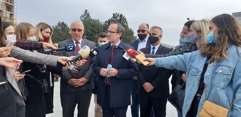 ¿Ha presentado Hoti comentarios a la Constitución Especial sobre las enmiendas de Thaci?