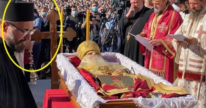 Elbasan Mibopolis attends the burial of Serbian priest who died of Coronavirus
