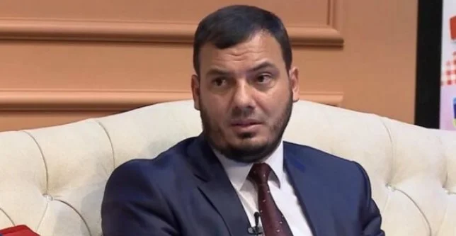 Hoxha Behar Medici bezieht sich auf das, was der Prophet Muhammad tun würde, wenn er mit den Cartoons lebendig war.