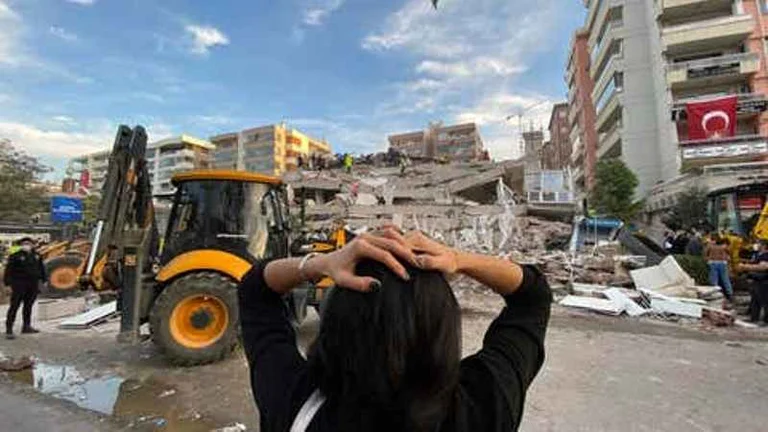 Insgesamt 37 Erdbebenopfer in Izmir, Such- und Rettungsteams folgen