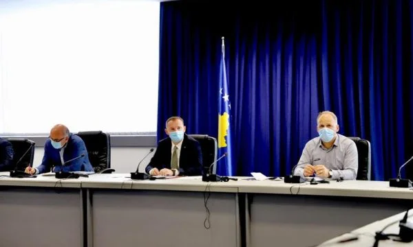 The pandemic committee meets today at 11: 00 p.m.