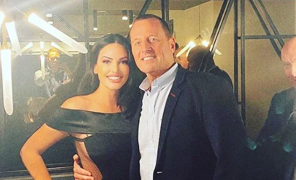Bleona Curret commente Grenelli dans la photo avec lui : Je t'aime.