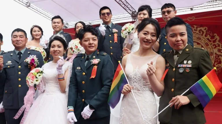 Taiwan Army becomes the strongest in the world: Includes Same Sex Couples in Mass Marriages