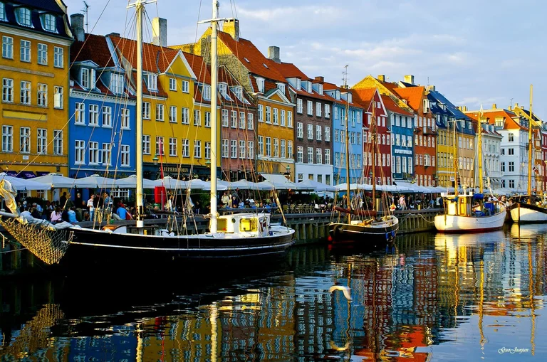 Denmark Adds Greece to Warning Travel List