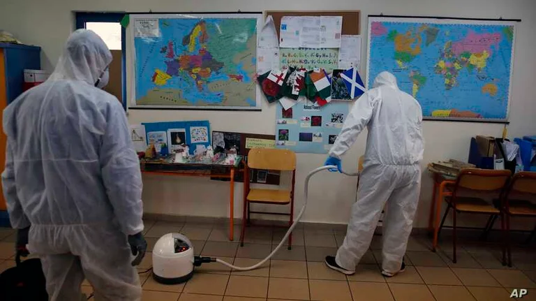 Les écoles et les nids au Kosovo seront-ils fermés?