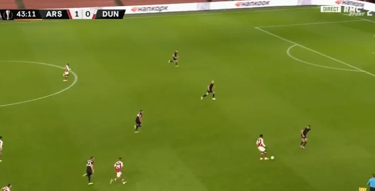 Arsenal ledexplodon) at the end of the first part against Dundalk, two goals in two minutes.
