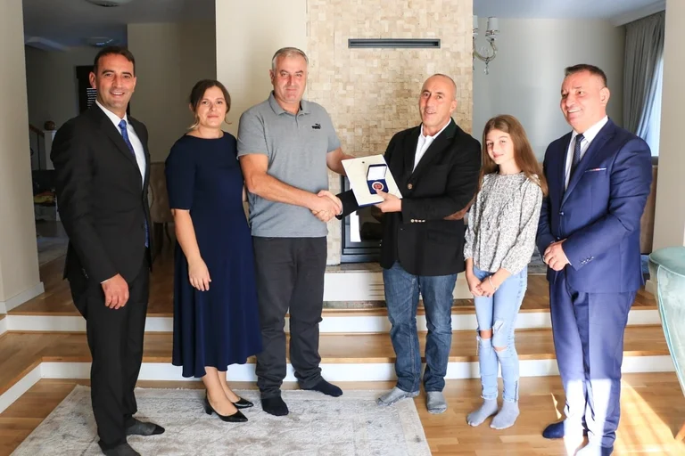 ¿Qué se están propagando del barrio de Margona, Ramush Haradinaj?