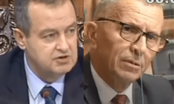 Dacic devient nerveux après que Kamberi ait mentionné les crimes commis par la Serbie au Parlement