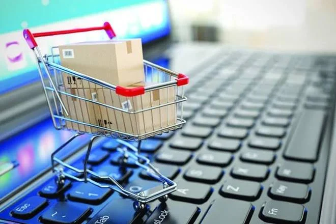 Les kosovars deviennent des achats en ligne : Ils sont déçus que les produits ne soient pas dans la publicité