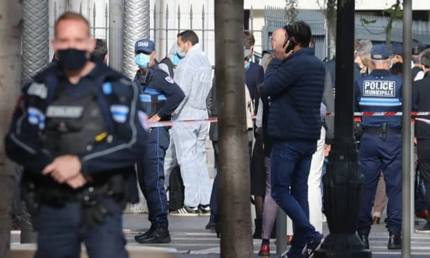Trois morts à Nice, en France : le tueur avait crié “