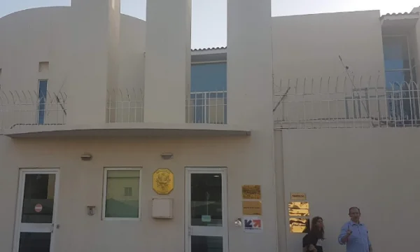 There's a French consulate guard in Saudi Arabia