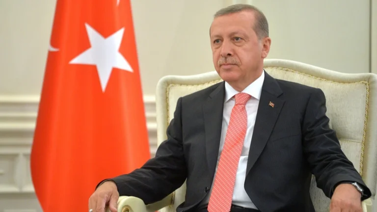 Erdogan: Francia e Europa non meritano la politica Macron, rivogliono le crociate