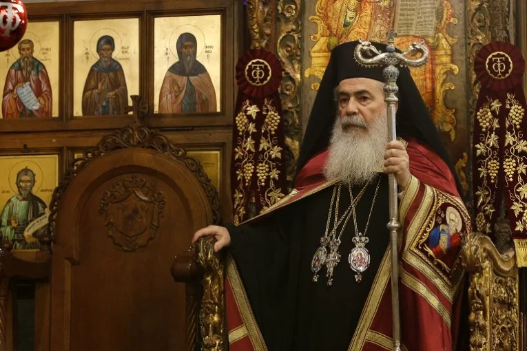 Patriarche de Jérusalem aux côtés des musulmans devant la France