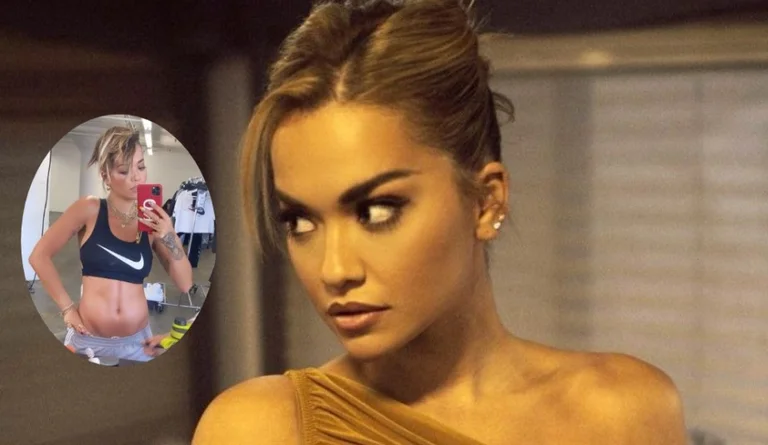 Sport e attrazioni, Rita Ora prende nota dei segni di fronte allo specchio
