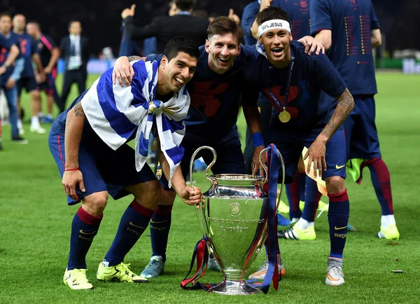 Un espejo de los exitosos protagonistas de Barcelona, Trio: Messy, Neymar y Suárez