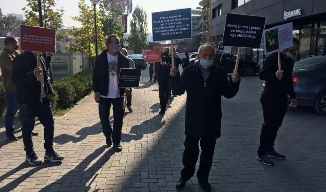 Nis protesta e bujqve para ministrisë së Bujqësisë, kërkojnë të takohen me Mustafën
