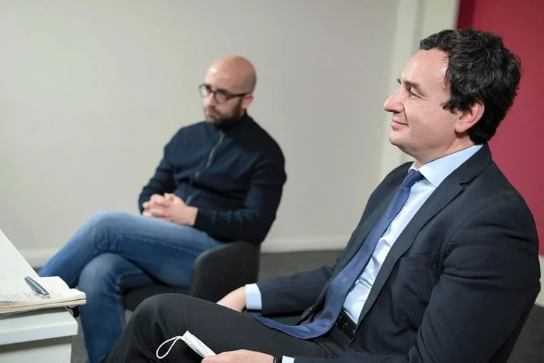 Albin Kurti rencontre un philosophe brésilien : Vous ne dites pas aux gens ce qu'il a dit.