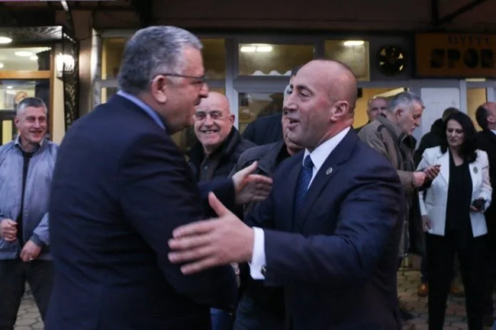 Veliu les mène. C'est à AAK : Chaque fois que nous allons aux élections