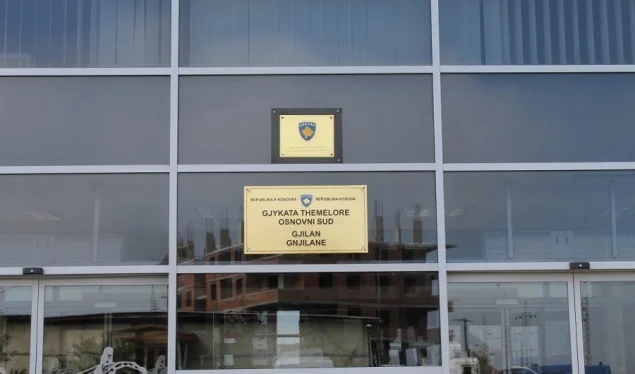 Un mois de détention contre deux suspects en violation de 15 ans à Gjilan